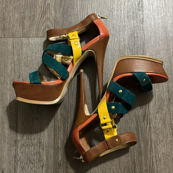 Bakers Tri colored heels - Picture 2 of 2